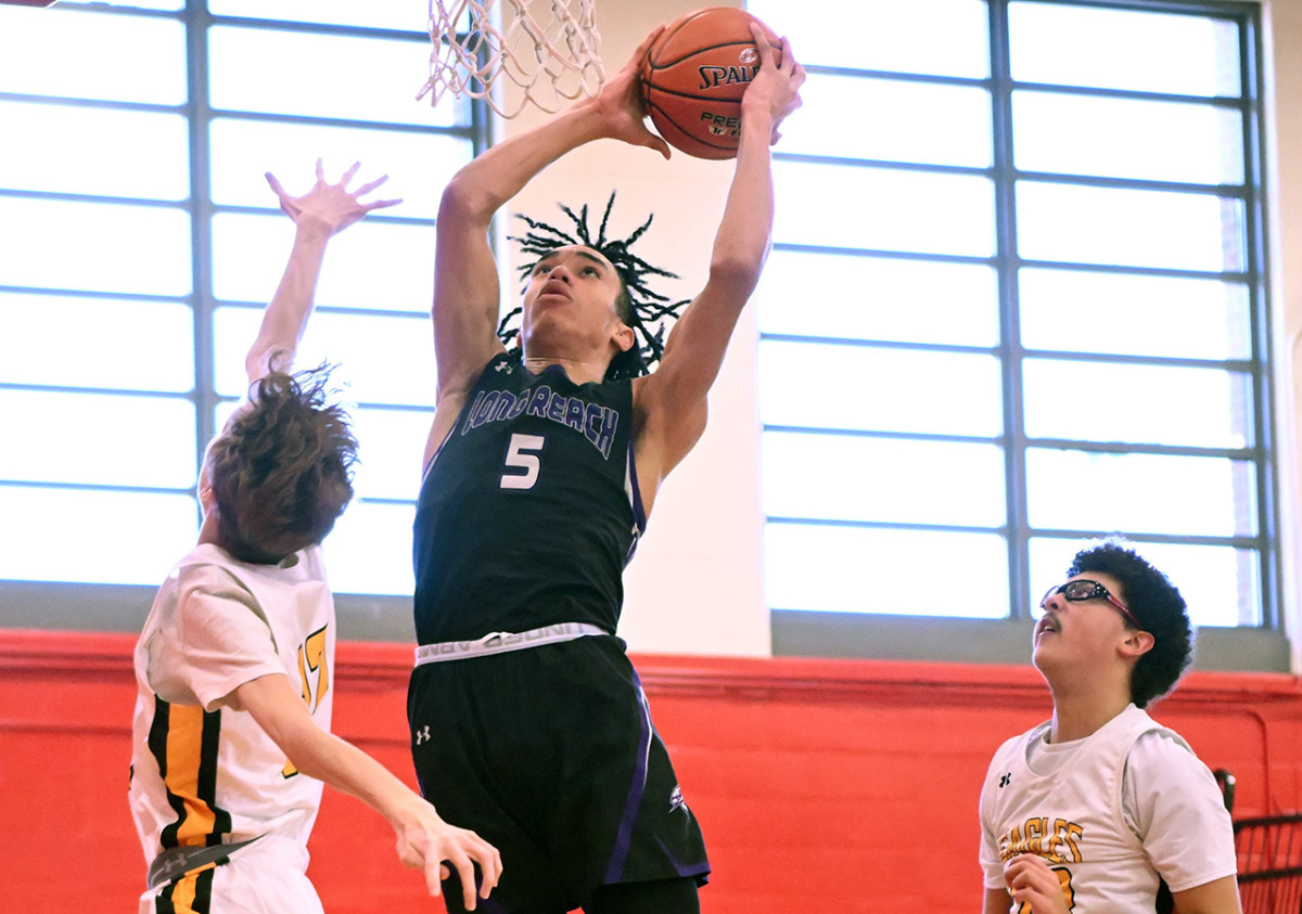 Senior forward RJ Barnes will try to lead Long Reach to the 2024 Class 3A state championship. The Lightning is the No. 1 seed in the South Region II.